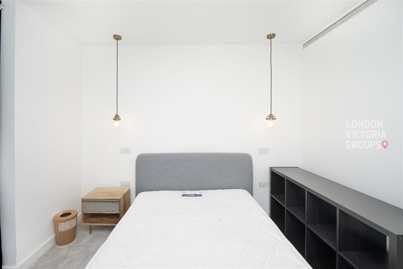 23 Gauging Square, London